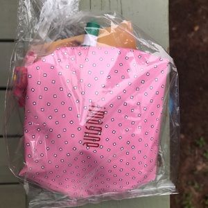 A girls slime and accessorie mystery bag❣️